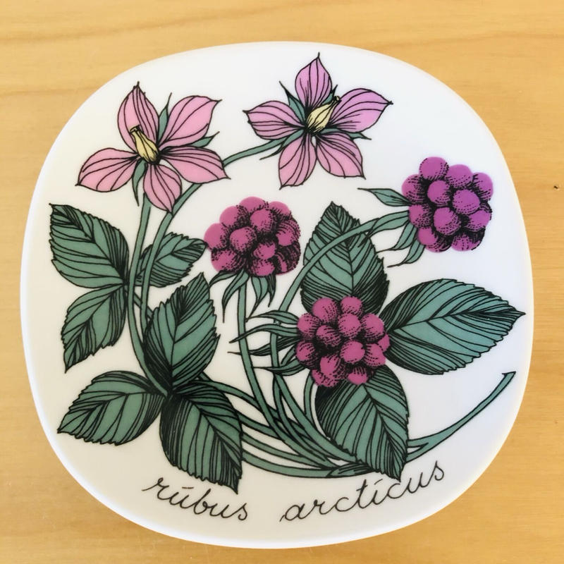 ARABIA ボタニカ チシマイチゴ プレート www.biginsusa.com