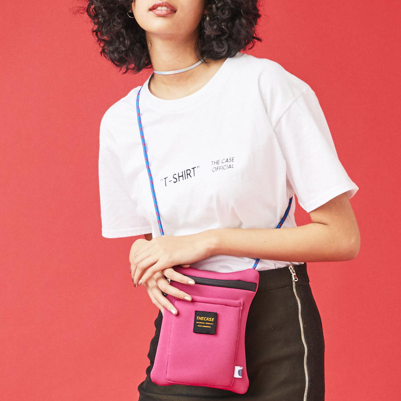 ミニマルなサコッシュバッグ CRIMB Neoprene SACOSH | THE CASE(... ミニマルなサコッシュバッグ CRIMB Neoprene SACOSH | THE CASE(...