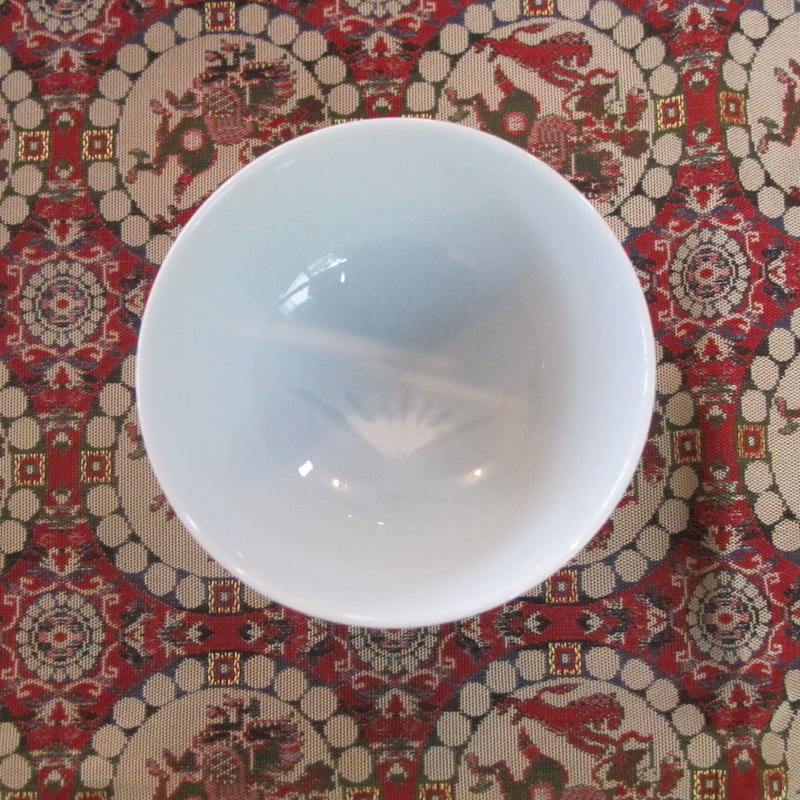 有田焼 俊右衛門の青白磁竹、梅、椿