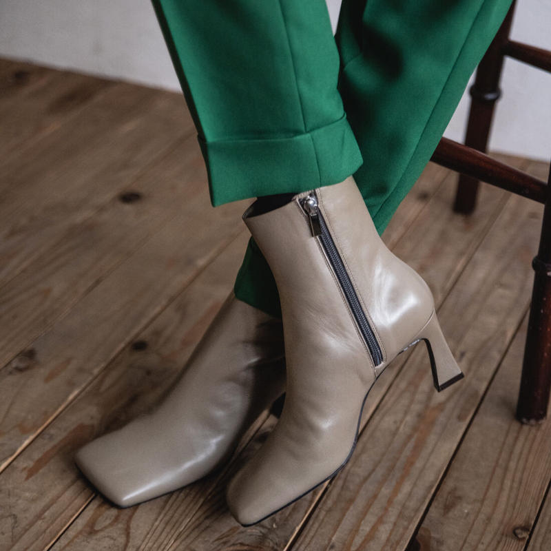 スクエアトゥルイヒールミドルブーツ Square Toe Louis Heel Middle