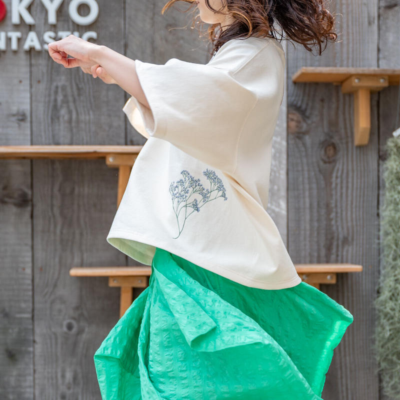 かすみ草のゆるだぼフラワーtシャツ 紙の花屋 Asanochiaki Tokyo Fant