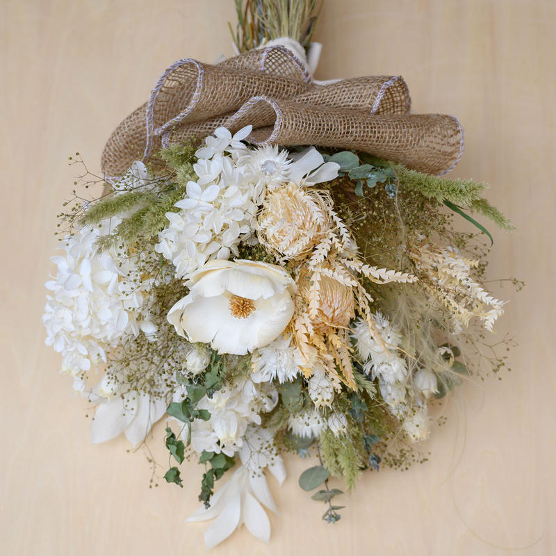 ホワイトグリーンな ドライフラワースワッグ Tokyo Fantastic オンラインストア