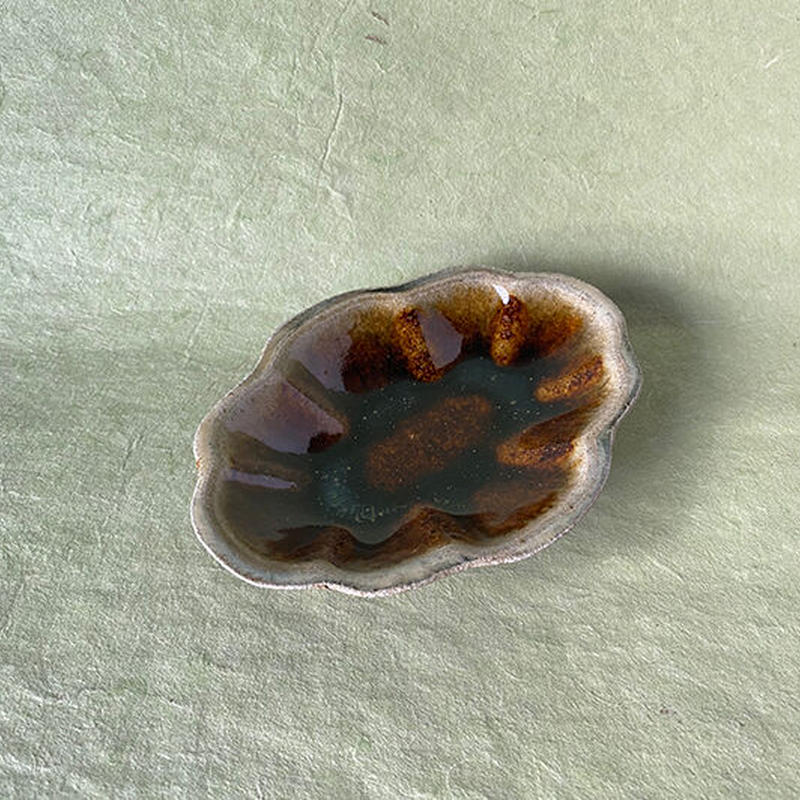 新品未使用 余宮隆さん 23.5cm 青 木の葉皿 - 食器アウトレット 価格 余