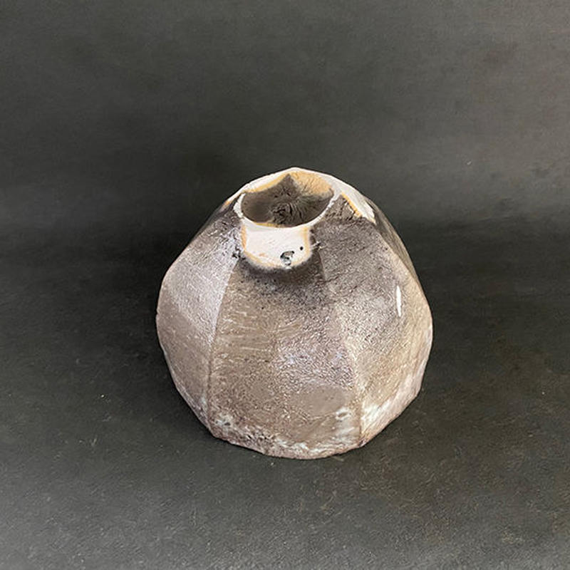 窯変白磁面取茶碗 Tb101 桃居 Online 展覧会