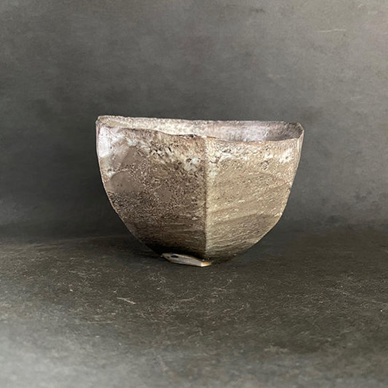 窯変白磁面取茶碗 Tb101 桃居 Online 展覧会