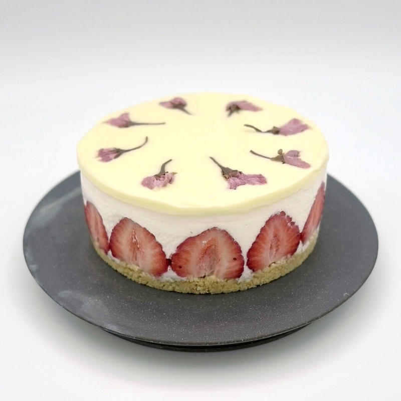 桜 イチゴ トンカ豆のレアチーズケーキ Sakura Drops Townz 桜 イチゴ トンカ豆のレアチーズケーキ Sakura Drops Townz