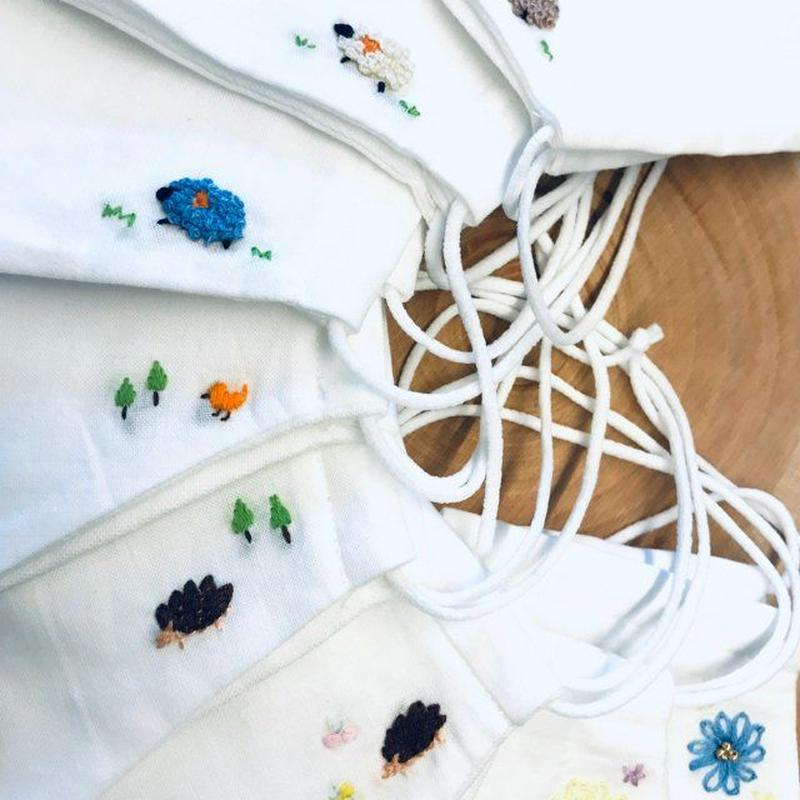 とりさん森のお散歩 蝶とハリネズミ刺繍入りマスク 3dmask