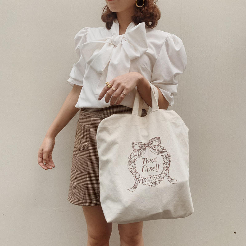 big ribbon tie classic blouse | Treat ürself