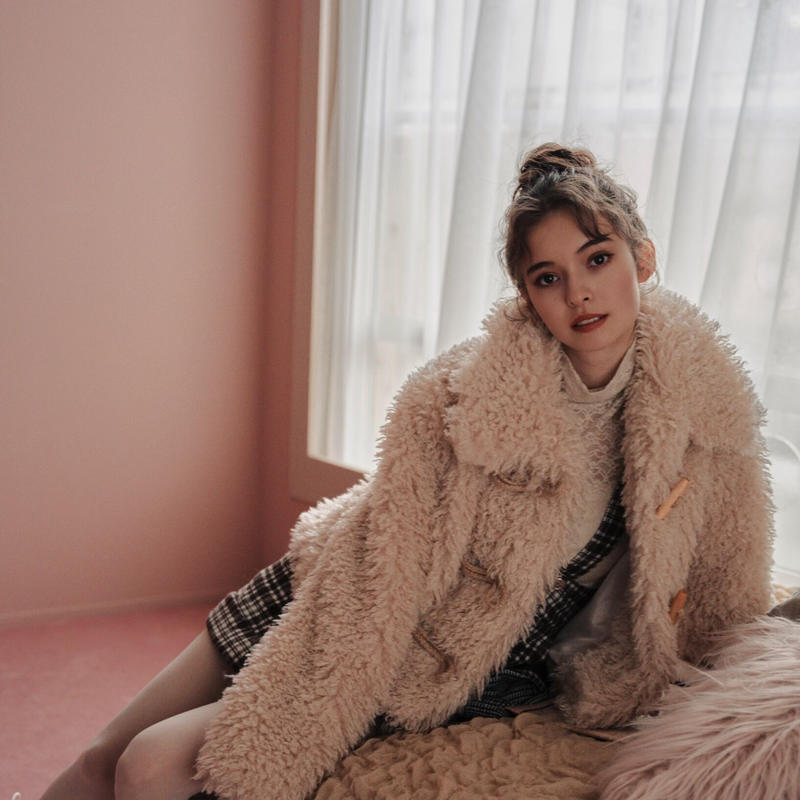 treatürself バニーファーコート 未使用品 美品 ホワイト　アウター treatürself ファーコート rabbit Treat Urself bunny curly fur coat