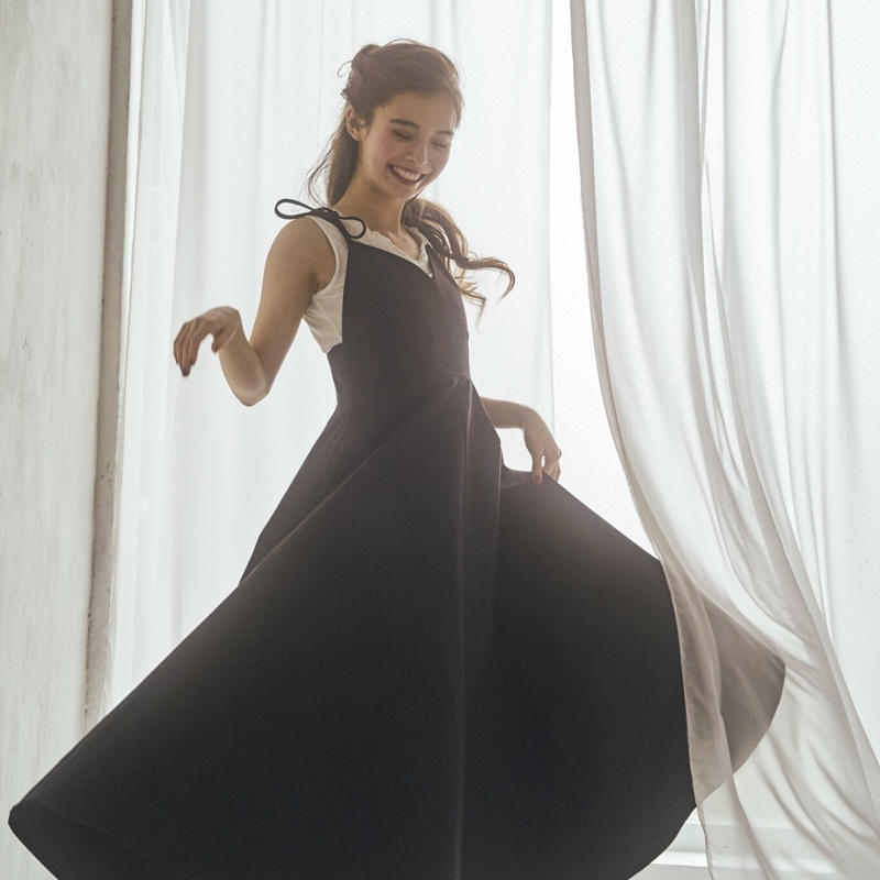 classic elegant one-piece(black) | Treat ürself