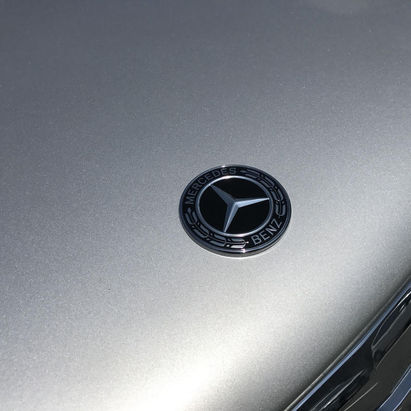 Mercedes Benz 純正品 ボンネットバッチ ブラック ローレルリース A00