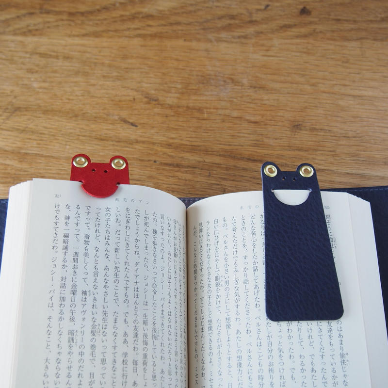 名前はマダナイ カエルのブックマーク Whimsy Leather Store