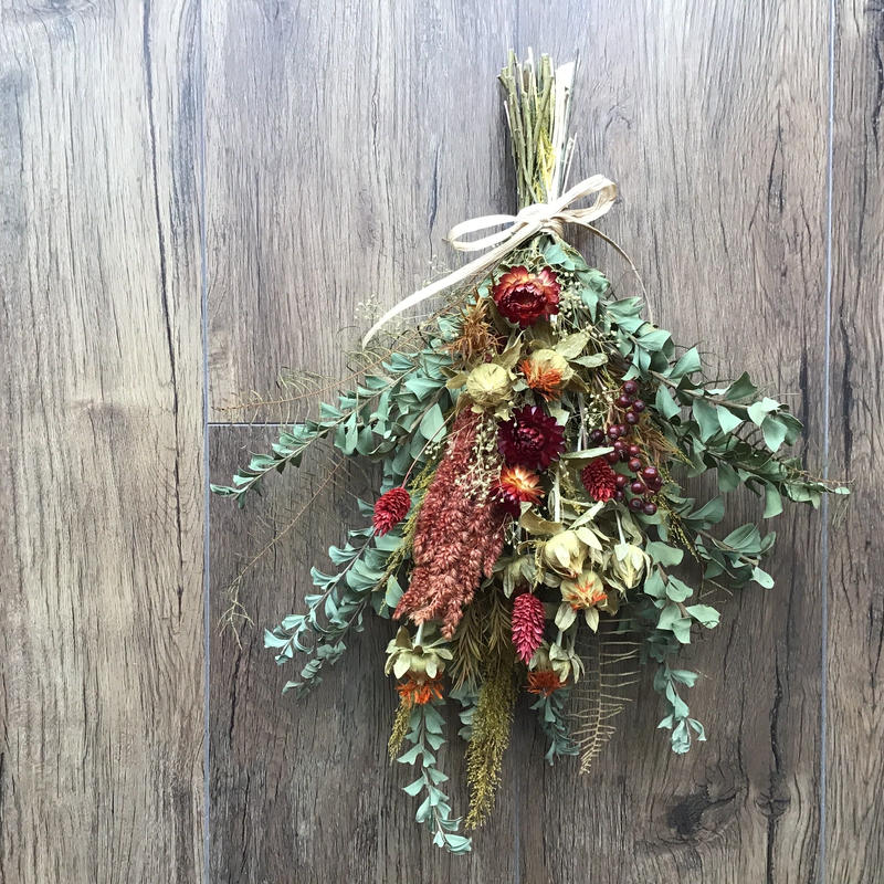 紅花とアマランサスのスワッグ ドライフラワー Ylang Ylang イランイラン 花