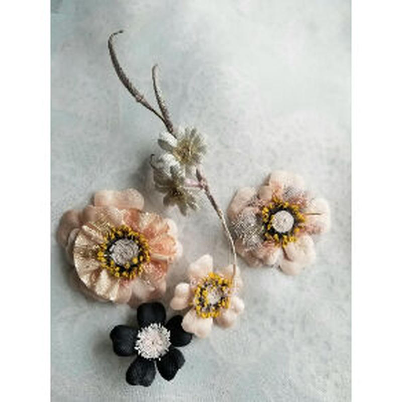 花ブローチコサージュ ピンク野ばらb 中 Margaret House 花obushinko