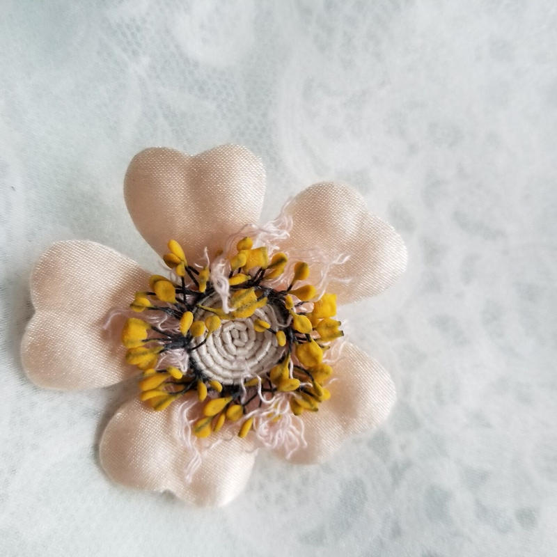 花ブローチコサージュ ピンク野ばらc 小 Margaret House 花obushinko