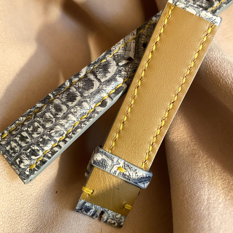 パイソン レザー 腕時計ベルト シルバー 18mm-16mm PYT-50 | Yoshiki...