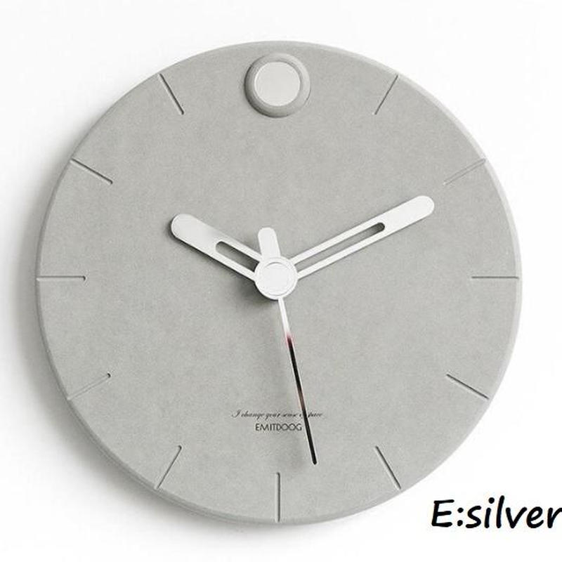 シンプルイズベスト シンプルモダンデザインの壁時計 北欧時計リビングルームのファッション時計