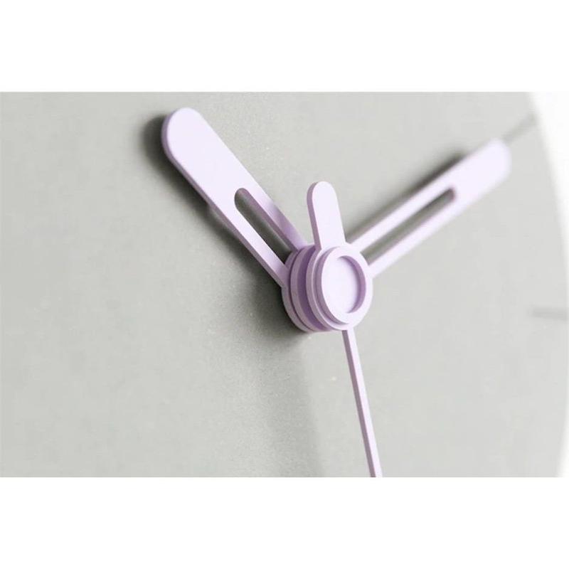 シンプルイズベスト シンプルモダンデザインの壁時計 北欧時計リビングルームのファッション時計