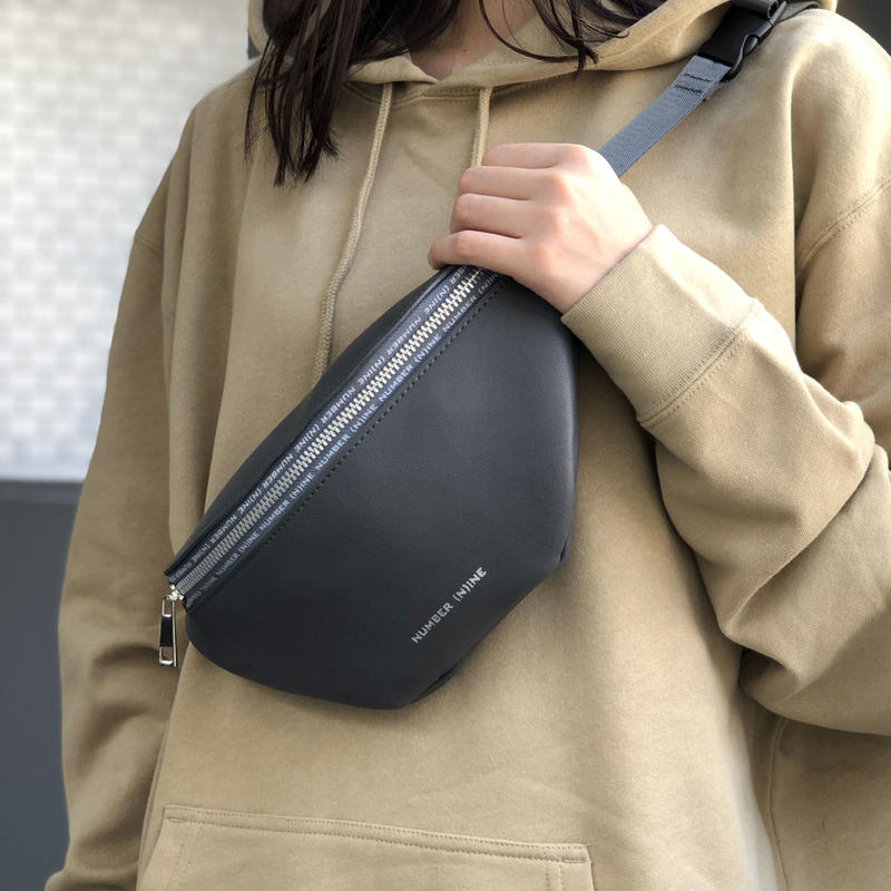 Number N Ine サスティナブル ハイグレードレザーウエストバッグ Number N Ine サスティナブル ハイグレードレザーウエストバッグ