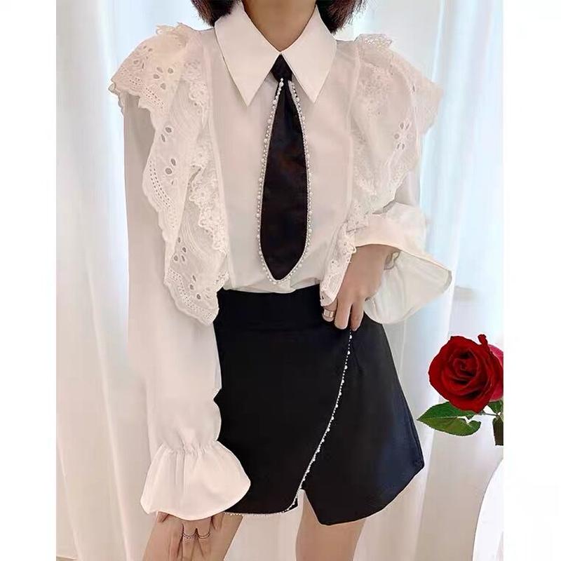 ガーリーなネクタイ付きシャツ Yukinostores 大人casual服
