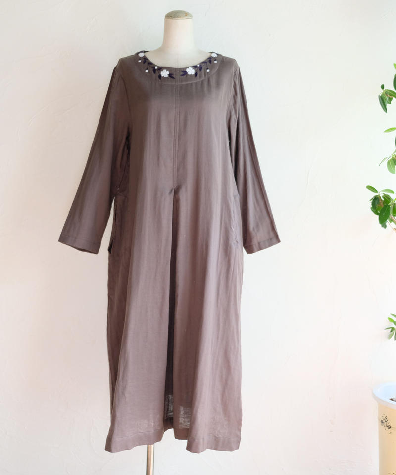手刺繍ダブルガーゼワンピース Kapuwa