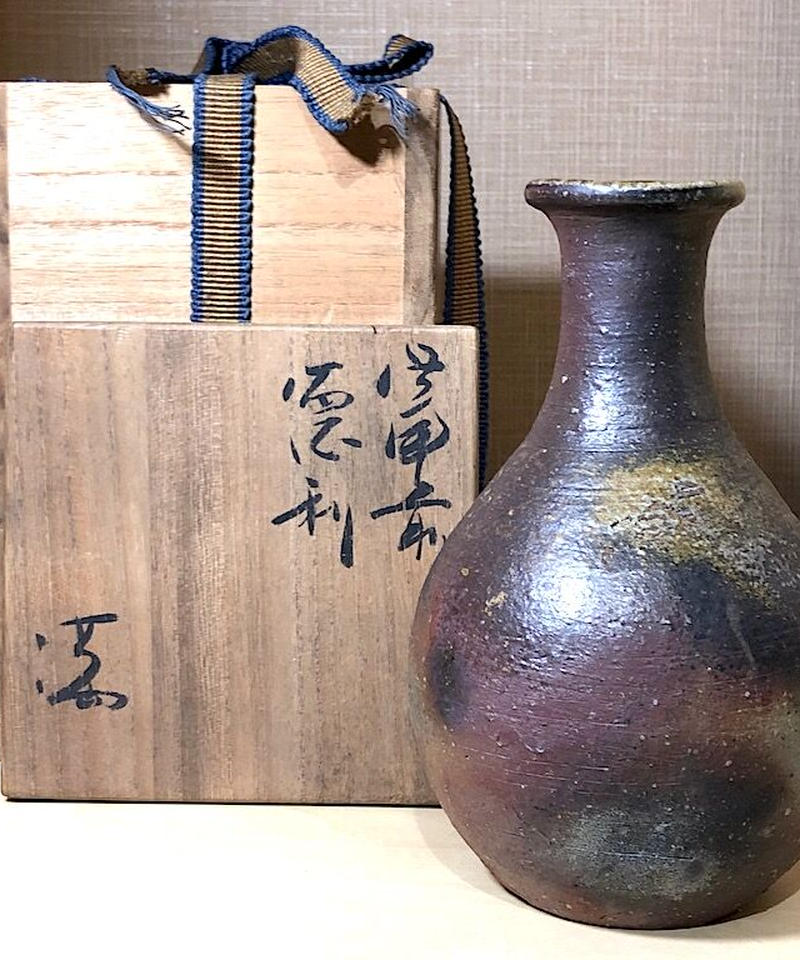 神奈川県　林　敏夫 作　白磁壺　共箱　無傷　保証。 神奈川県 林 敏夫 作 白磁壺 共箱 無傷 保証。