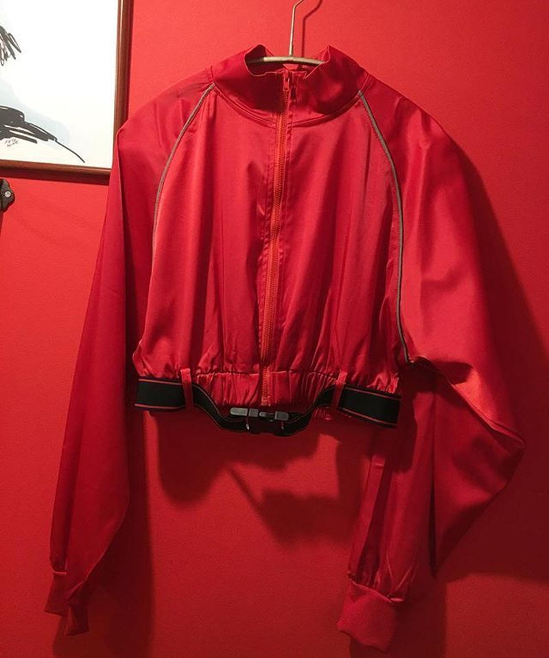 ショート丈ウエストベルトブルゾン 赤色 レッド Gugu