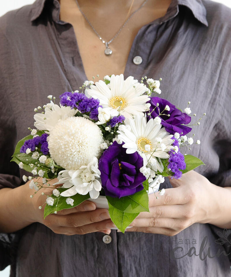 お供え花アレンジメント Mサイズ 名古屋のお花屋さん Hanacalin