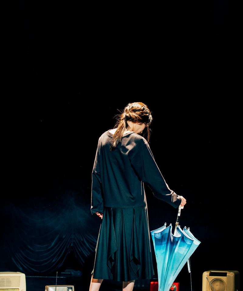 hazama 見えないものを見ようとして見上げた夜空のアンブレラ 【公式通販】