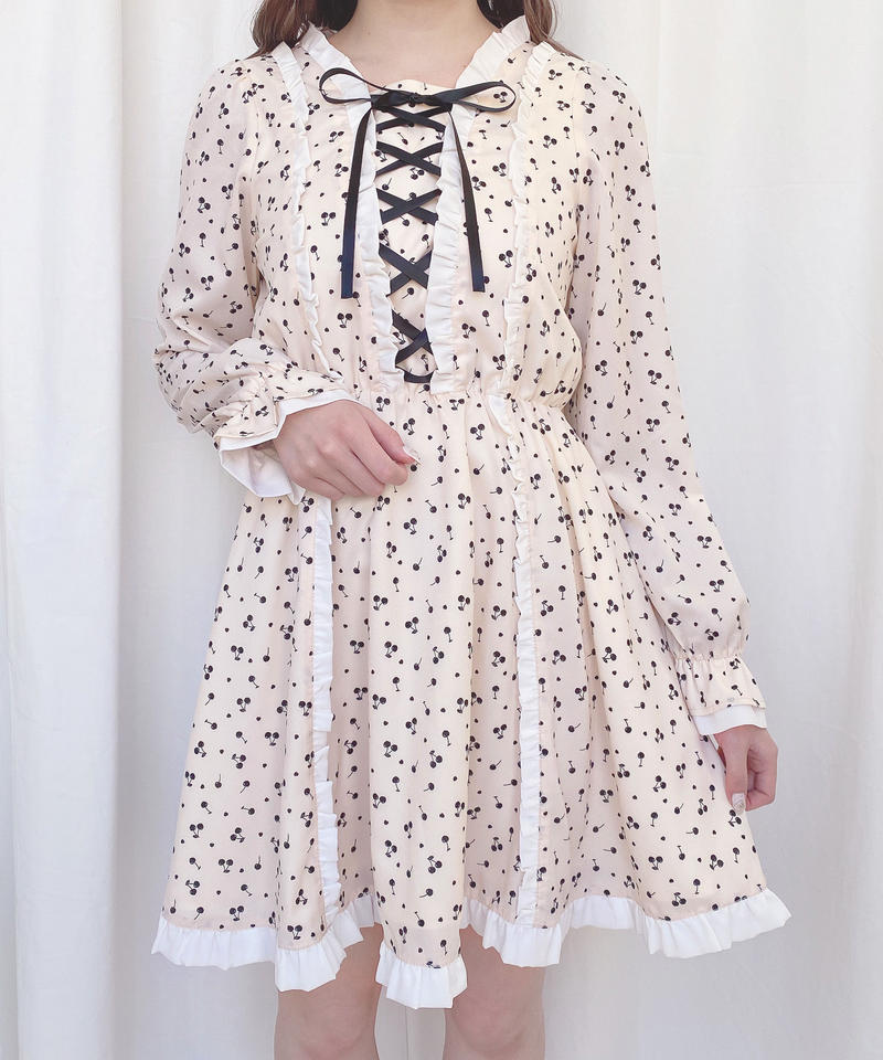 1op07 Mieux チェリー柄フリルワンピース Honeycinnamon