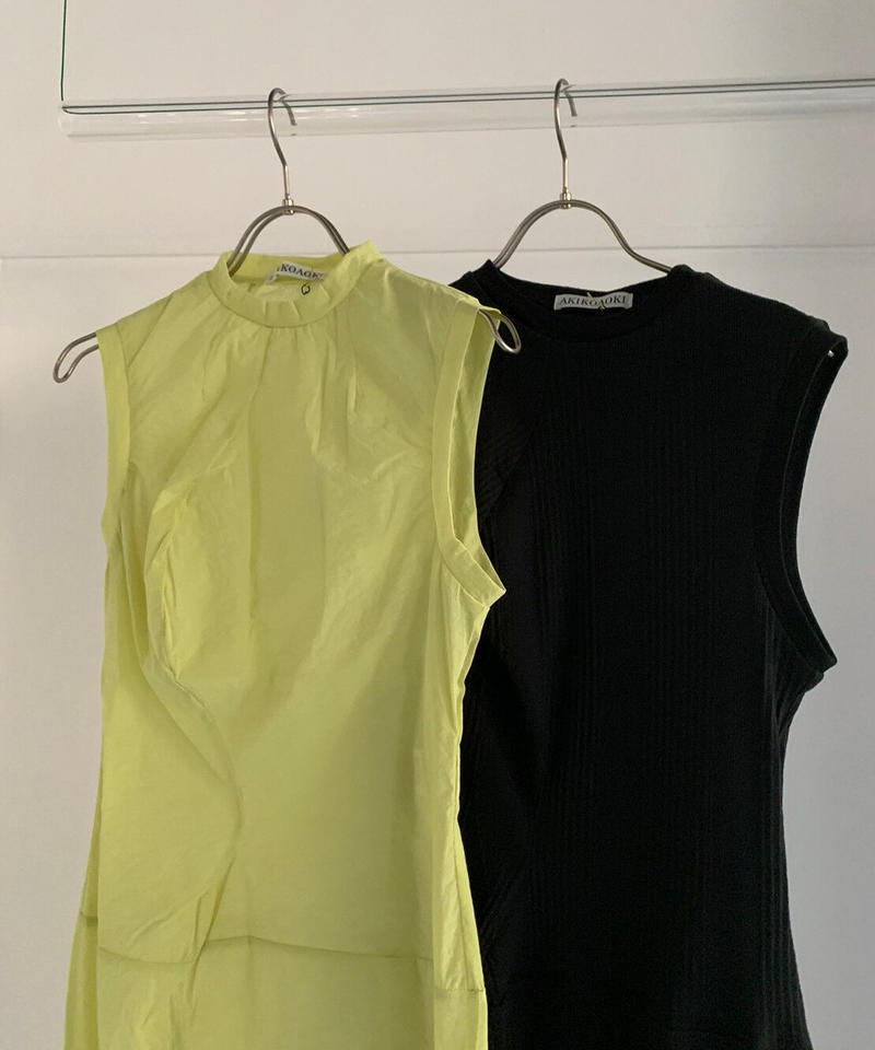 キナリ・ベージュ 【AKIKOAOKI】アキコアオキ crumpy square top