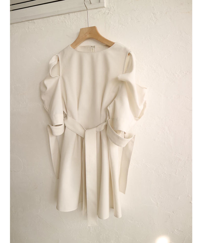 shoulder slit tops | 【Acka.】エーシーケーエー|公式オンラインストア