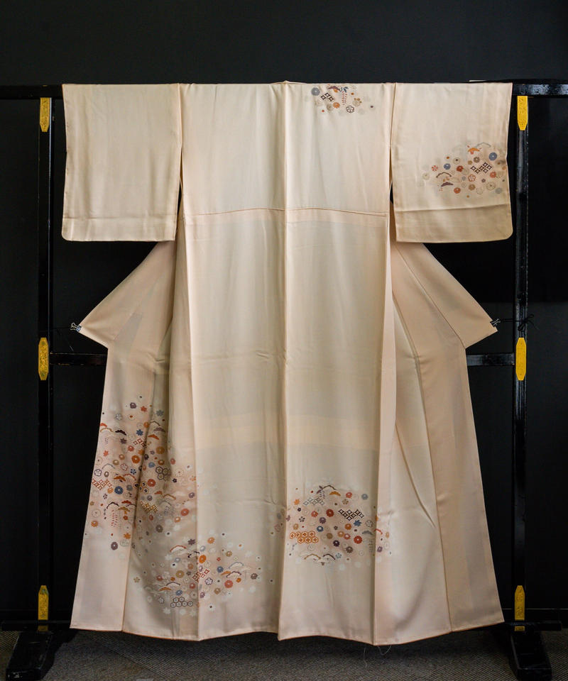 ノーブランド 丸洗い済 訪問着 四季の花友禅 薄ピンクk55 可愛い系 京のキモノ古着屋さん