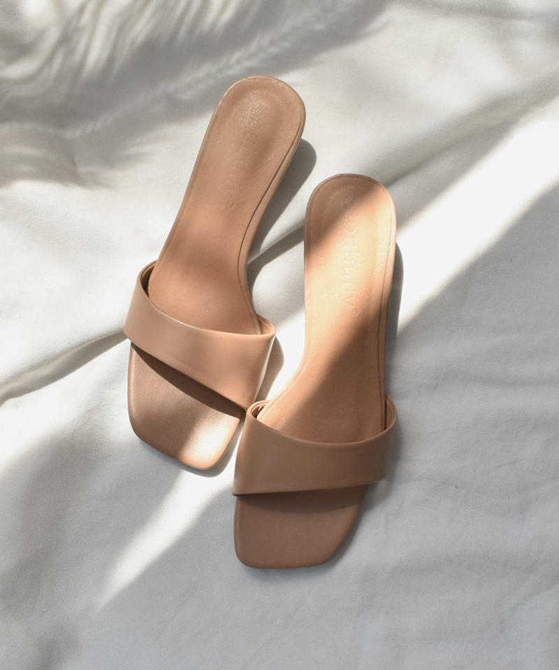 Shoes スクエアトゥ ワンストラップサンダル オフホワイト ベージュ L