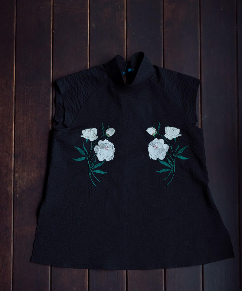 花を着るブラウス#01【芍薬】-black- | iCONOLOGY 最前線の 花を着るブラウス#01【芍薬】-black- シャツ/ブラウス(半袖/袖なし)