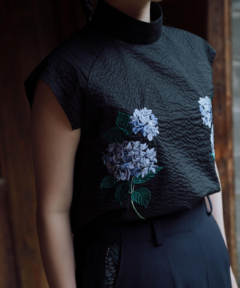 在庫販売 花を着るブラウス 紫陽花 Black Iconology 在庫販売 花を着るブラウス 紫陽花 Black Iconology