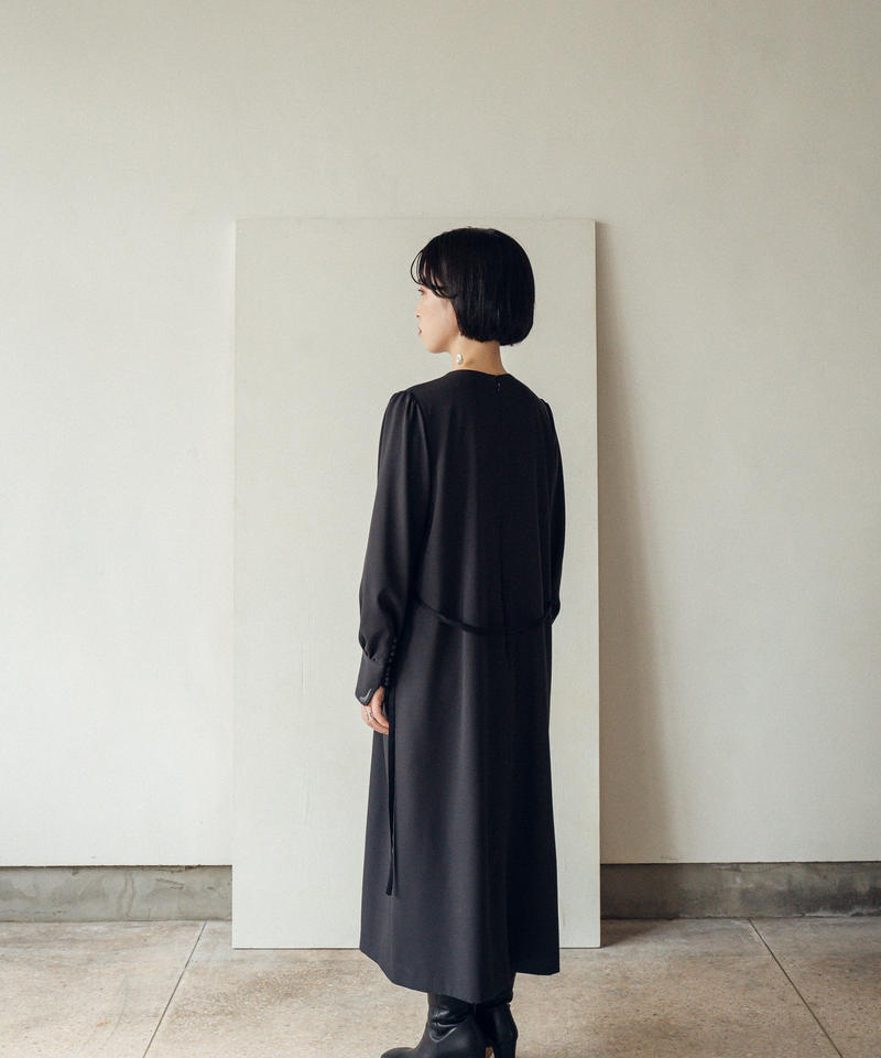 iconology 花を着るワンピース#04【胡蝶蘭】サイズ2 iconology 花を着るワンピース#04【胡蝶蘭】charcoal gray