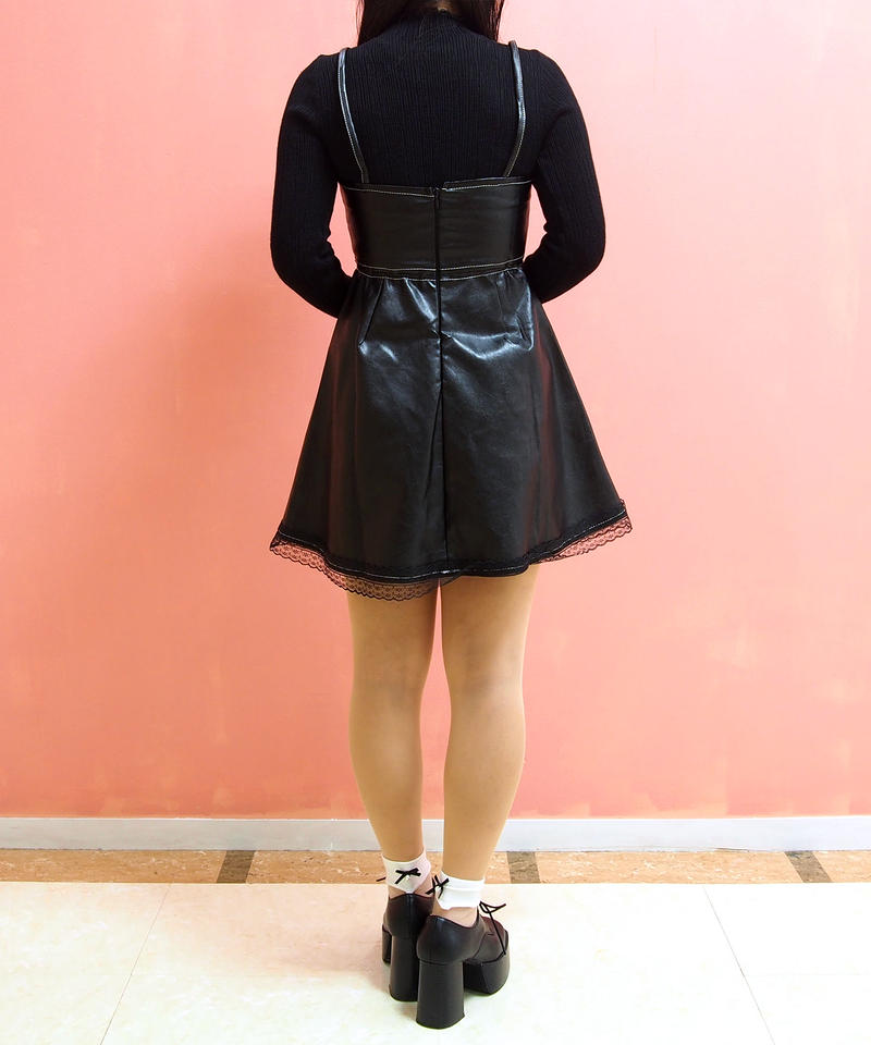 ホワイトステッチフェイクレザーワンピース Min Plume Official Store