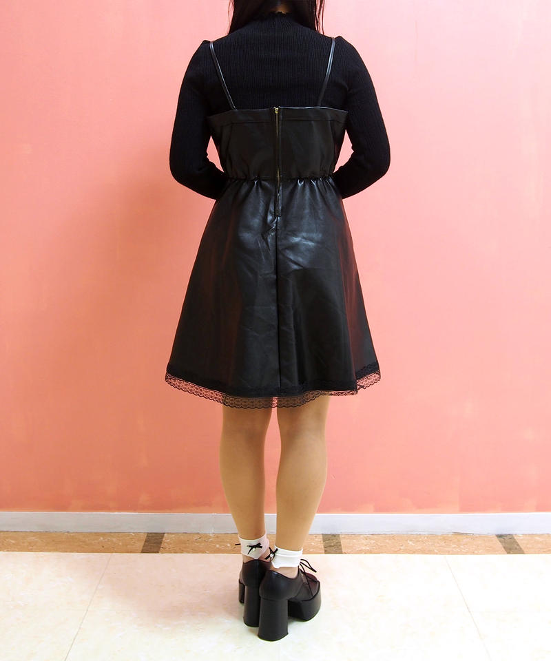 再入荷しました 飾りボタンつきフェイクレザーキャミワンピース Min Plume Off