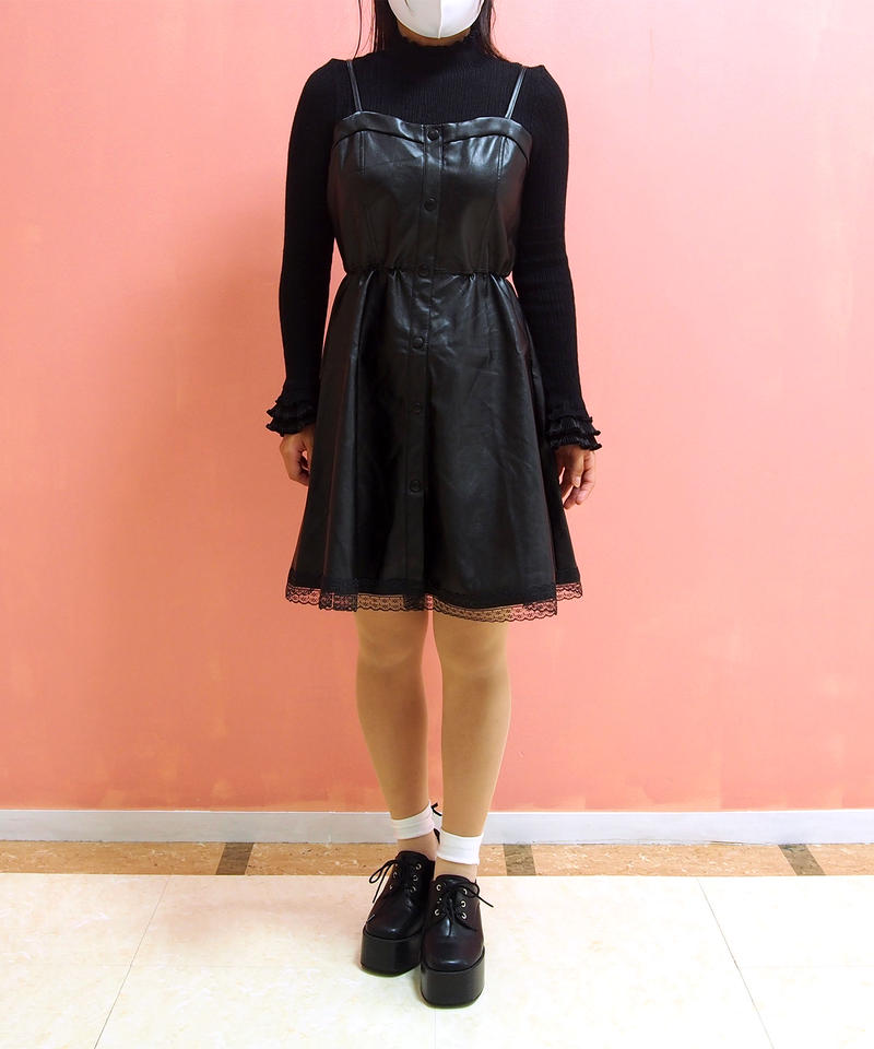 再入荷しました 飾りボタンつきフェイクレザーキャミワンピース Min Plume Off