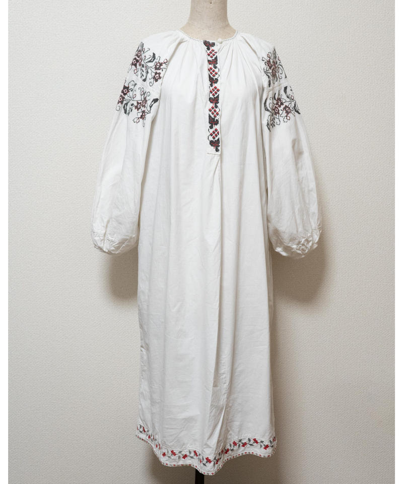 フラワー刺繍ワンピース Photogenic Closet