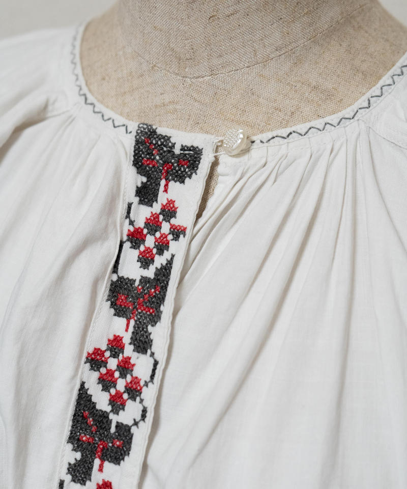 フラワー刺繍ワンピース Photogenic Closet