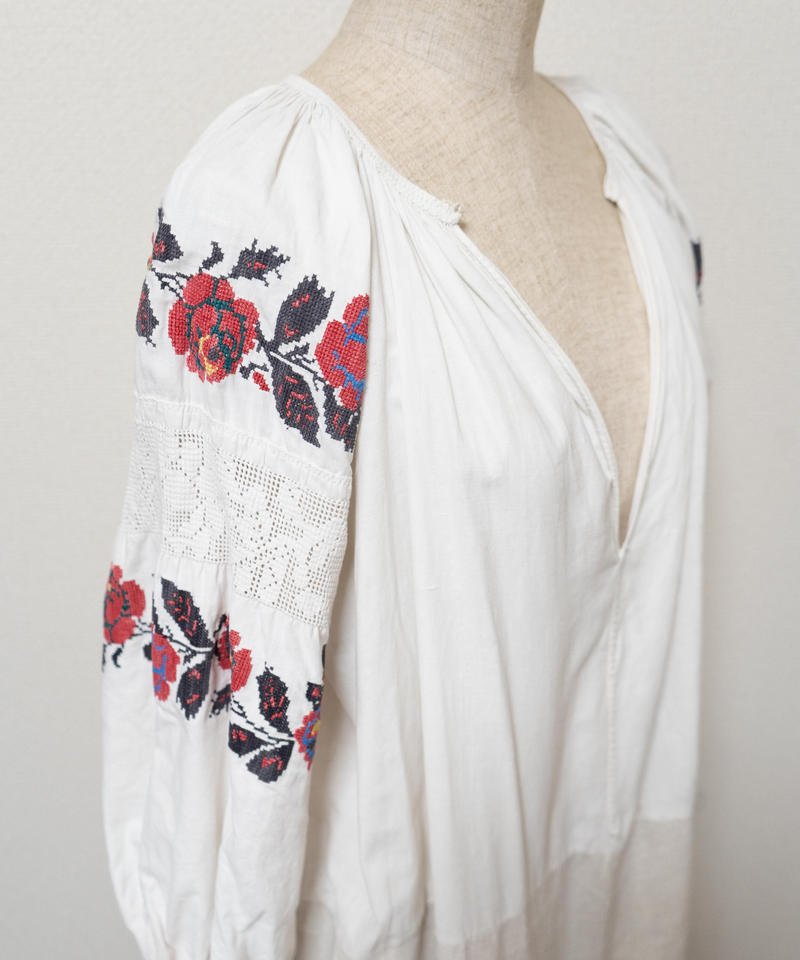 薔薇透かし刺繍ワンピース Photogenic Closet