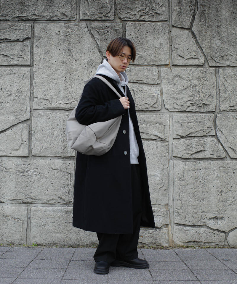 ランキング2022 BIG HALF MOON SHOULDER BAG 黒 agapeeurope.org