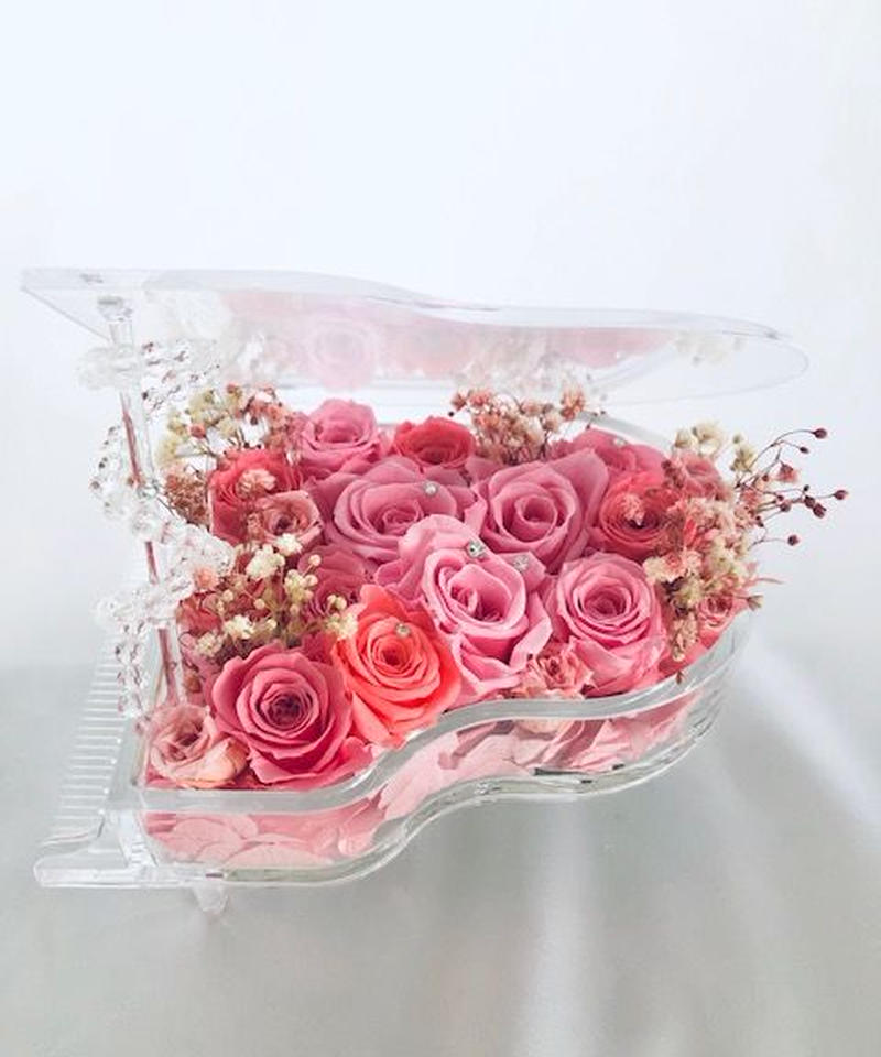 プリザーブドフラワー グランドピアノシリーズ 優しいエレガントなピンクの薔薇の愛 世都華
