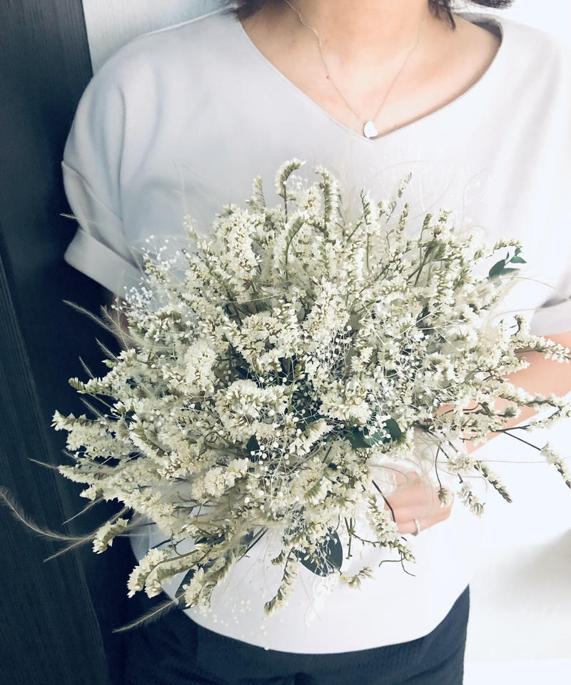 Hbスターチスとかすみ草のふんわり花束 プリザーブドフラワー 花束ラッピングつき 現在お一人様
