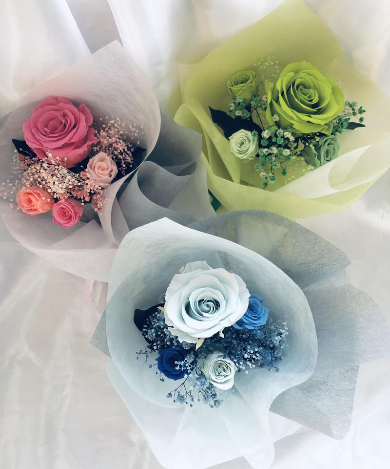 グリーンローズとミニ薔薇とかすみ草のふんわり花束 プリザーブドフラワー 世都華