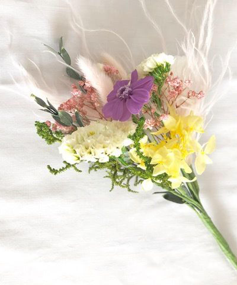 プリザーブドフラワー ラベンダージニアと小花をふんわりと優しく束ねた少女の花束 花束ラッピン