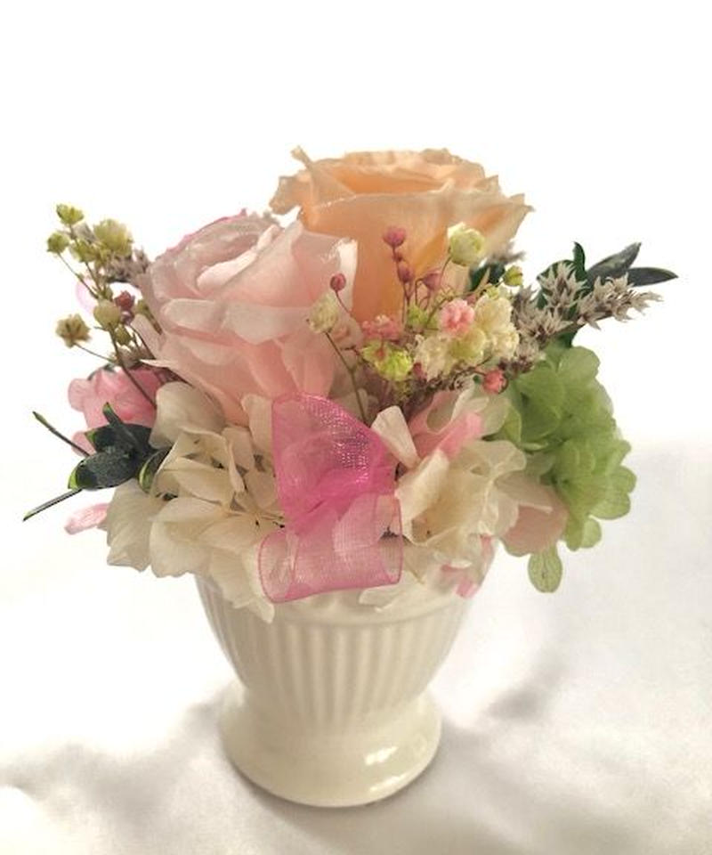 ローズアレンジクリームピンク プリザーブドフラワー フラワーケースリボンラッピング付き