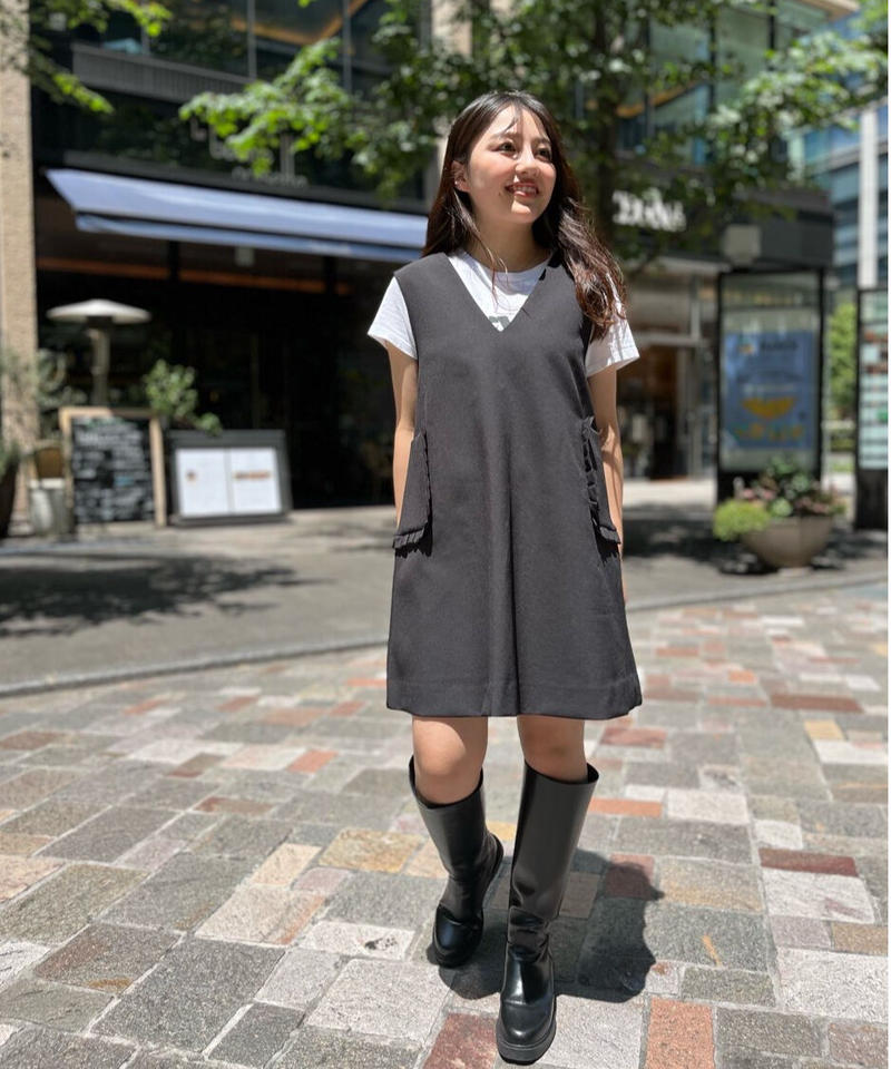 Vネックポケットワンピース ポケットフリル有り ブラック Syell Raffine